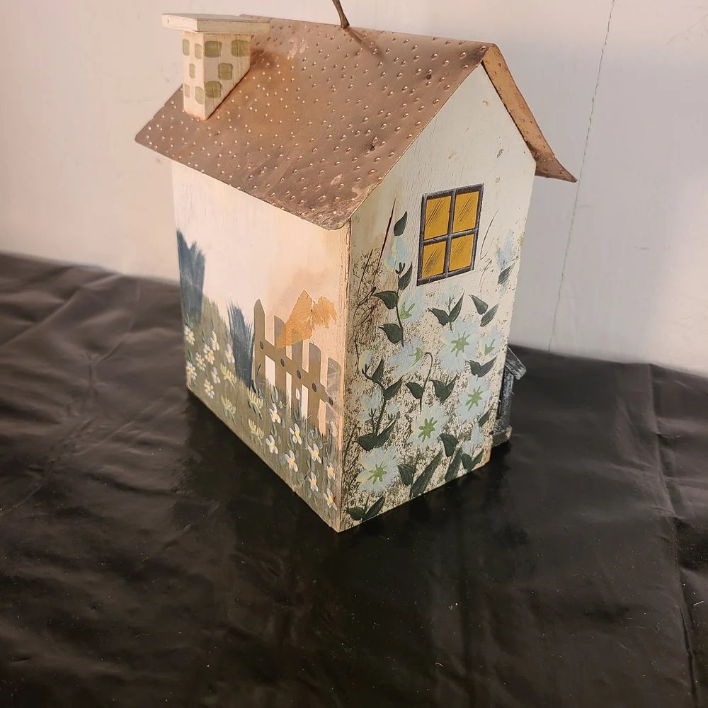 Rustic Birdhouse with Copper Roof - Picture 4 of 7